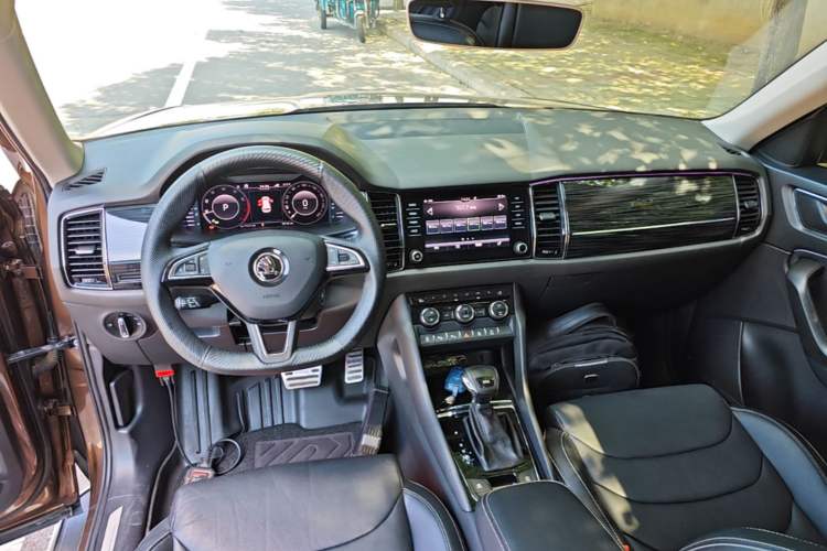Used Skoda Kodiaq 2019 TSI380 7-Seater Four-Wheel-Drive Flagship Model China V Standard Center Console