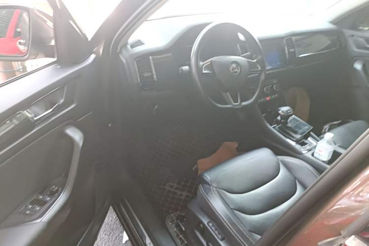 Used Skoda Kodiaq 2019 Facelifted TSI330 7-Seater Two-Wheel-Drive Luxury Enjoyment Edition China VI Standard Driver Seat