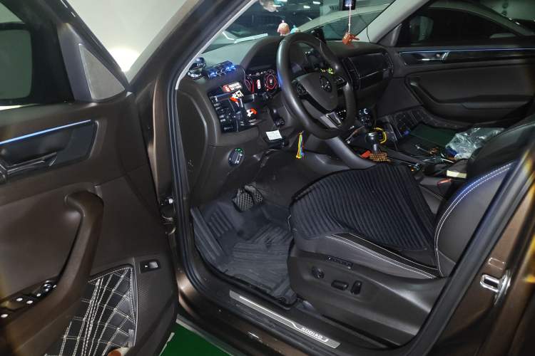 Used Skoda Kodiaq 2019 Facelifted TSI380 7-Seater All-Wheel-Drive Flagship Version China VI Standard Driver Seat