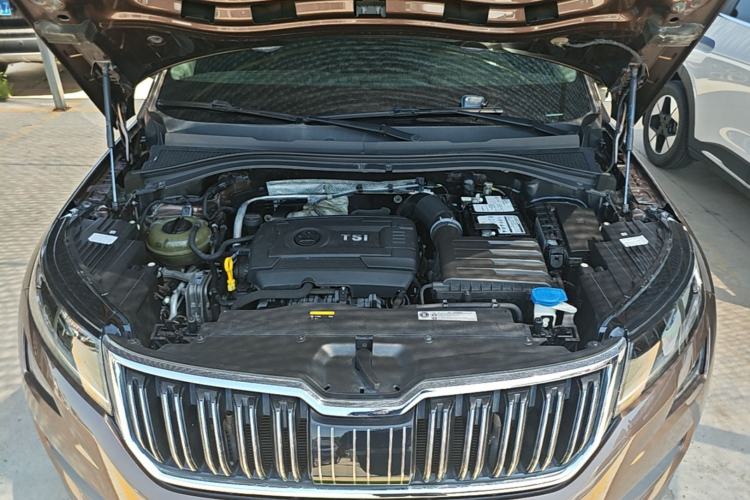 Used Skoda Kodiaq 2019 TSI380 7-Seater Four-Wheel-Drive Flagship Model China V Standard Engine Bay