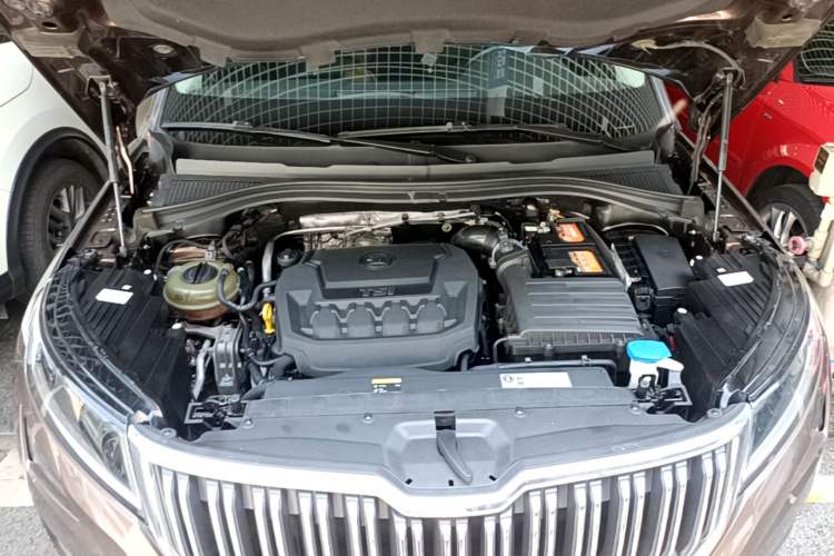 Used Skoda Kodiaq 2019 Facelifted TSI330 7-Seater Two-Wheel-Drive Luxury Enjoyment Edition China VI Standard Engine Bay