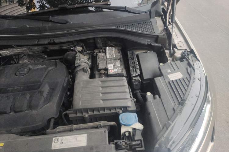 Used Skoda Kodiaq 2019 Facelifted TSI330 7-Seater Two-Wheel-Drive Luxury Enjoyment Edition China VI Standard Engine Bay Left