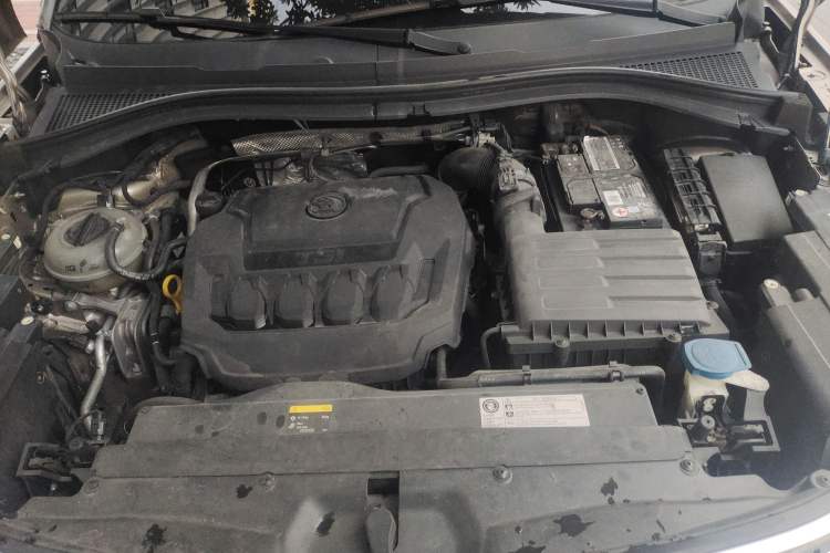 Used Skoda Kodiaq 2019 Facelifted TSI330 7-Seater Two-Wheel-Drive Luxury Enjoyment Edition China VI Standard Engine Bay
