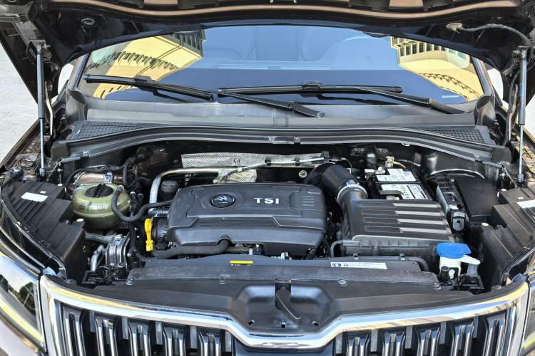 Used Skoda Kodiaq 2019 TSI380 7-Seater Four-Wheel-Drive Flagship Model China V Standard Engine Bay