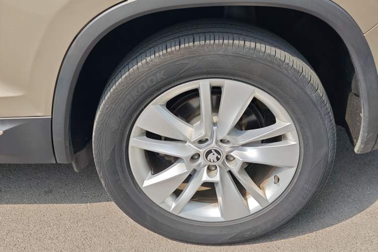 Used Skoda Kodiaq 2019 Facelifted TSI330 5-Seater Two-Wheel-Drive Luxury Enjoyment Edition China VI Standard Exterior 11