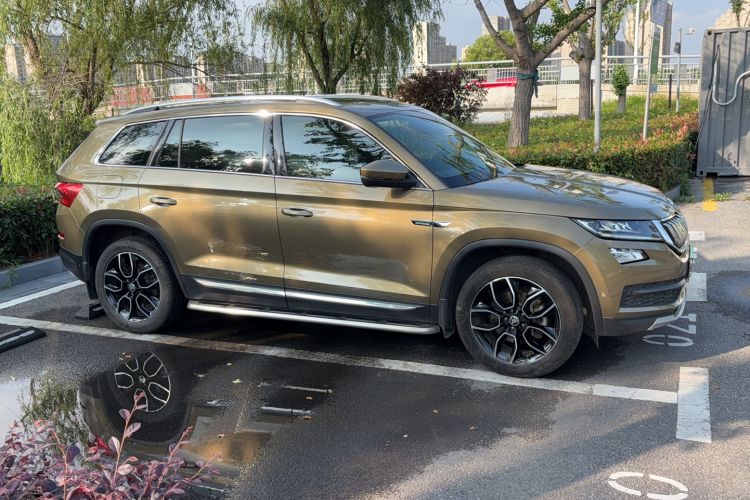 Used Skoda Kodiaq 2019 Facelifted TSI330 7-Seater Two-Wheel-Drive Luxury Enjoyment Edition China VI Standard Exterior 3