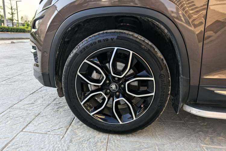 Used Skoda Kodiaq 2019 TSI380 7-Seater Four-Wheel-Drive Flagship Model China V Standard Exterior 8