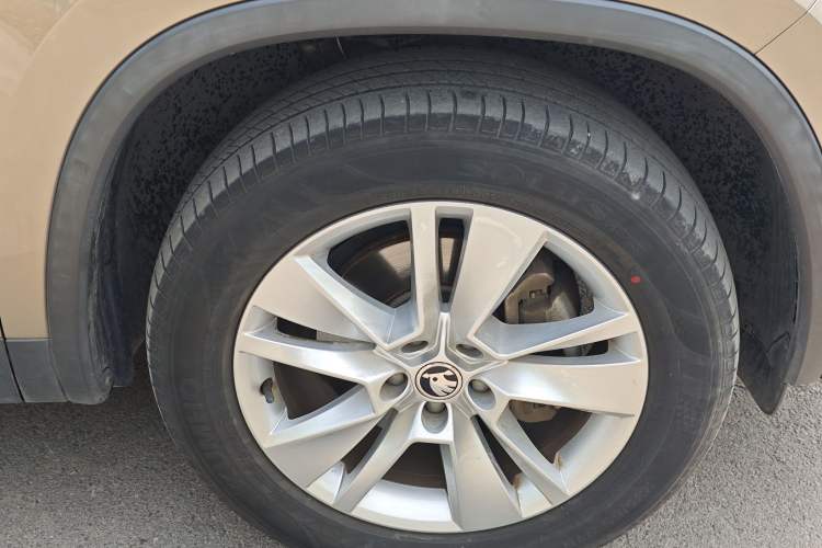 Used Skoda Kodiaq 2019 Facelifted TSI330 5-Seater Two-Wheel-Drive Luxury Enjoyment Edition China VI Standard Exterior 9