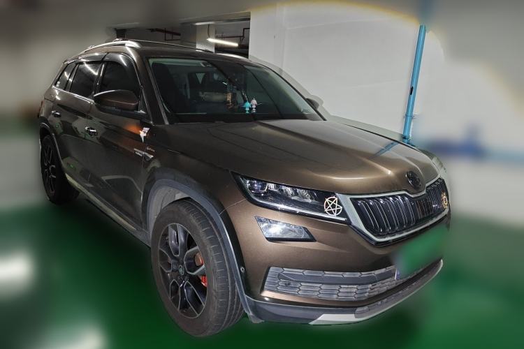 Used Skoda Kodiaq 2019 Facelifted TSI380 7-Seater All-Wheel-Drive Flagship Version China VI Standard Front Right 45 Deg