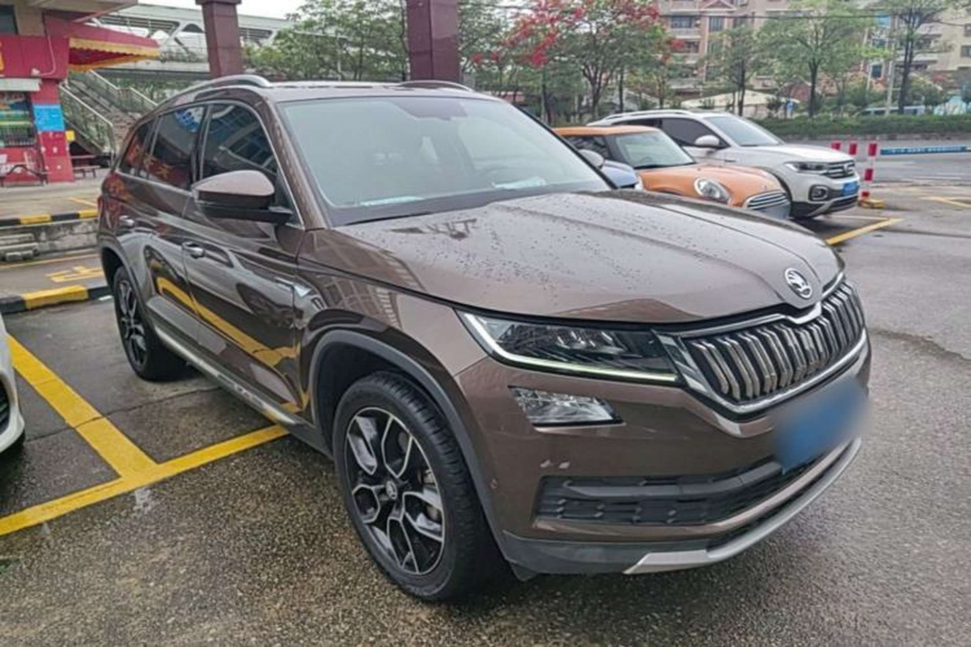 Used Skoda Kodiaq 2019 Facelifted TSI330 7-Seater Two-Wheel-Drive Luxury Enjoyment Edition China VI Standard Front Right 45 Deg