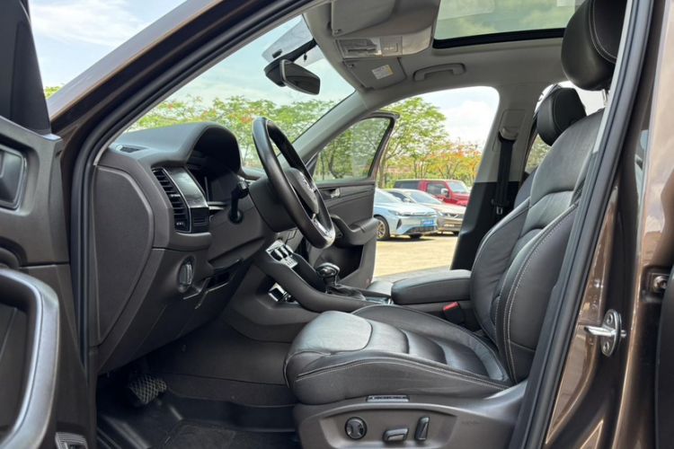 Used Skoda Kodiaq 2019 Facelifted TSI330 7-Seater Two-Wheel-Drive Luxury Enjoyment Edition China VI Standard Interior 3