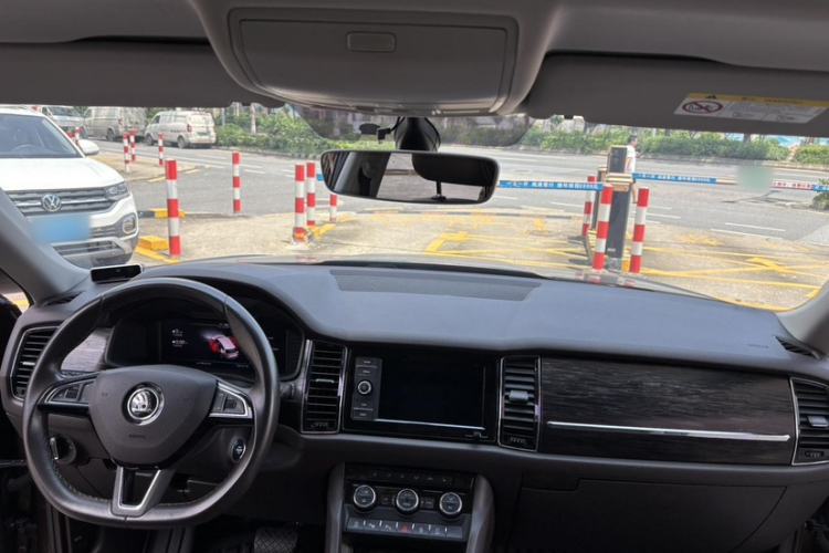 Used Skoda Kodiaq 2019 Facelifted TSI330 7-Seater Two-Wheel-Drive Luxury Enjoyment Edition China VI Standard Interior 5