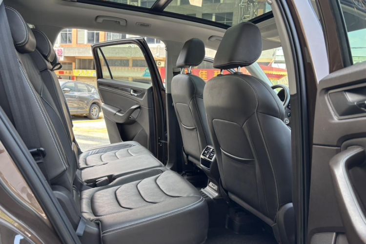 Used Skoda Kodiaq 2019 Facelifted TSI330 7-Seater Two-Wheel-Drive Luxury Enjoyment Edition China VI Standard Interior 7