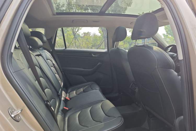 Used Skoda Kodiaq 2019 Facelifted TSI330 5-Seater Two-Wheel-Drive Luxury Enjoyment Edition China VI Standard Interior 8