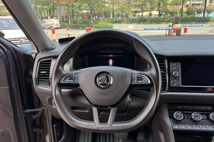 Used Skoda Kodiaq 2019 Facelifted TSI330 7-Seater Two-Wheel-Drive Luxury Enjoyment Edition China VI Standard Interior 8