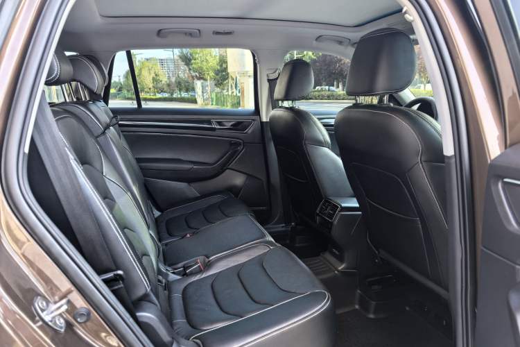 Used Skoda Kodiaq 2019 TSI380 7-Seater Four-Wheel-Drive Flagship Model China V Standard Interior 8