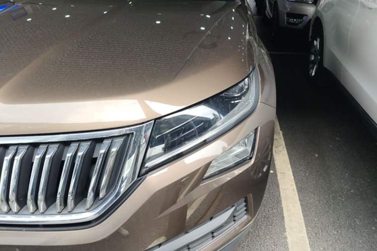 Used Skoda Kodiaq 2019 Facelifted TSI330 7-Seater Two-Wheel-Drive Luxury Enjoyment Edition China VI Standard Left Front Headlight