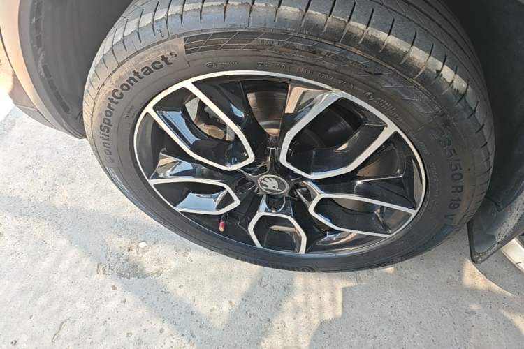 Used Skoda Kodiaq 2019 TSI380 7-Seater Four-Wheel-Drive Flagship Model China V Standard Left Front Wheel Hub