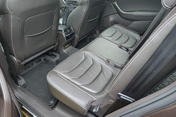 Used Skoda Kodiaq 2019 Facelifted TSI330 7-Seater Two-Wheel-Drive Luxury Enjoyment Edition China VI Standard Left Rear Seat