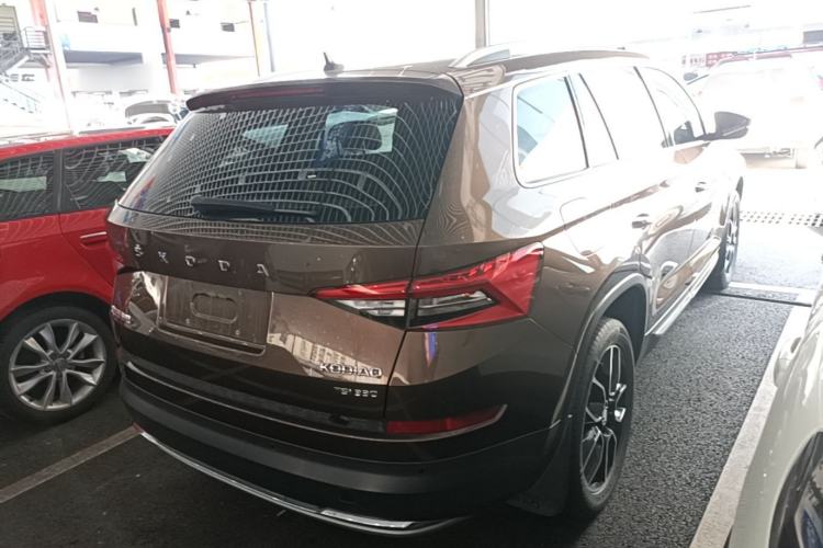 Used Skoda Kodiaq 2019 Facelifted TSI330 7-Seater Two-Wheel-Drive Luxury Enjoyment Edition China VI Standard Rear Right 45 Deg