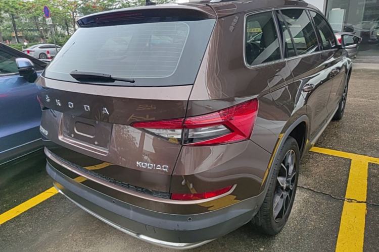 Used Skoda Kodiaq 2019 Facelifted TSI330 7-Seater Two-Wheel-Drive Luxury Enjoyment Edition China VI Standard Rear Right 45 Deg