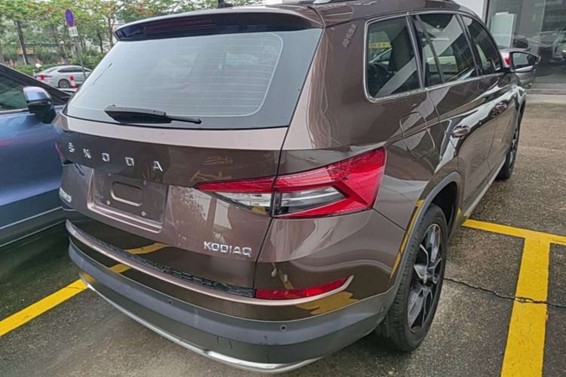 Used Skoda Kodiaq 2019 Facelifted TSI330 7-Seater Two-Wheel-Drive Luxury Enjoyment Edition China VI Standard Rear Right 45 Deg