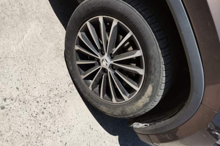 Used Skoda Kodiaq 2019 Facelifted TSI330 5-Seater Two-Wheel-Drive Luxury Enjoyment Edition China V Emission Standard Right Front Wheel Hub