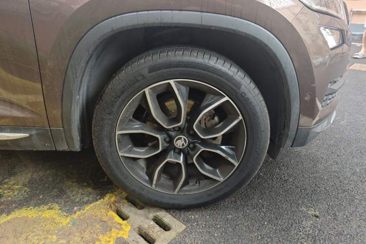 Used Skoda Kodiaq 2019 Updated TSI380 7-Seater All-Wheel-Drive Flagship Version China V Emission Standard Right Front Wheel Hub