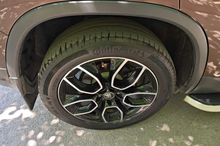 Used Skoda Kodiaq 2019 TSI380 7-Seater Four-Wheel-Drive Flagship Model China V Standard Right Rear Wheel Hub
