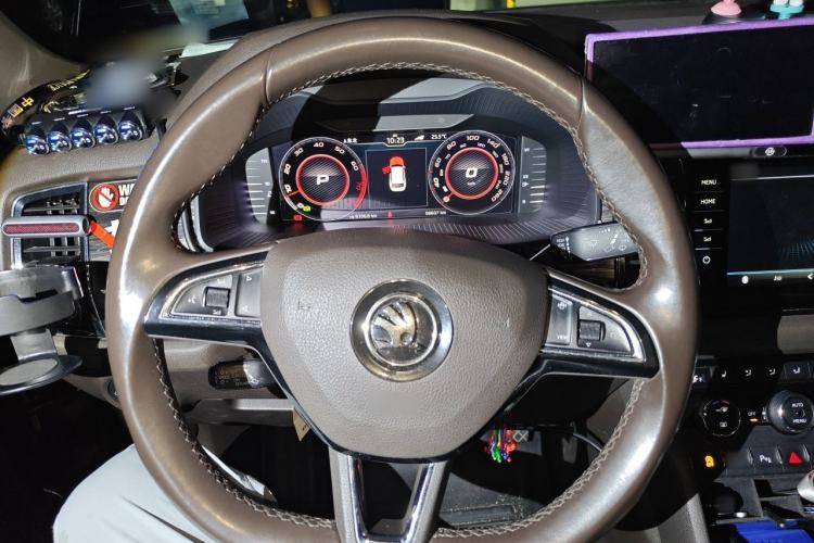 Used Skoda Kodiaq 2019 Facelifted TSI380 7-Seater All-Wheel-Drive Flagship Version China VI Standard Steering Wheel