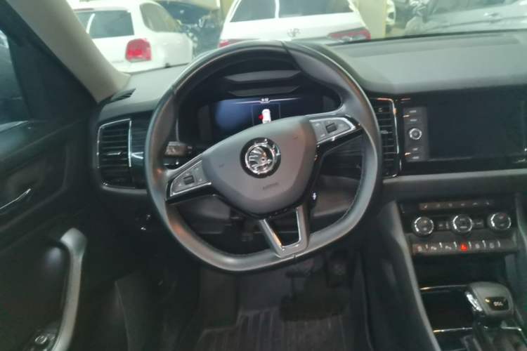 Used Skoda Kodiaq 2019 Facelifted TSI330 5-Seater Two-Wheel-Drive Luxury Enjoyment Edition China VI Standard Steering Wheel