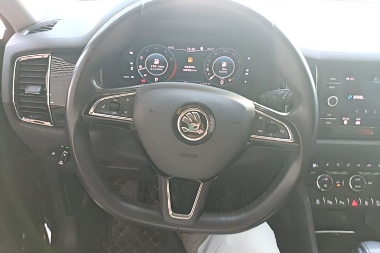 Used Skoda Kodiaq 2019 Facelifted TSI330 7-Seater Two-Wheel-Drive Luxury Enjoyment Edition China VI Standard Steering Wheel