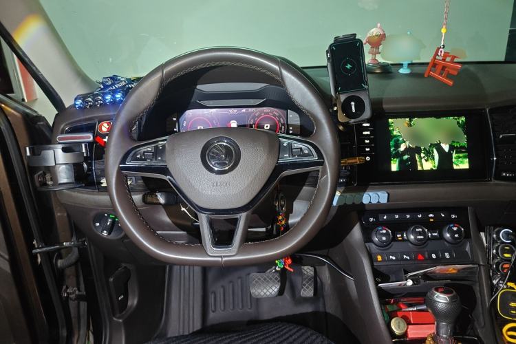 Used Skoda Kodiaq 2019 Facelifted TSI380 7-Seater All-Wheel-Drive Flagship Version China VI Standard Steering Wheel