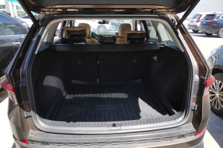 Used Skoda Kodiaq 2019 Facelifted TSI330 5-Seater Two-Wheel-Drive Luxury Enjoyment Edition China V Emission Standard Trunk