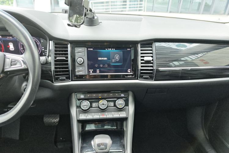 Used Skoda Kodiaq 2019 Facelifted TSI330 5-Seater Two-Wheel-Drive Luxury Enjoyment Edition China VI Standard Audio And AC Panel