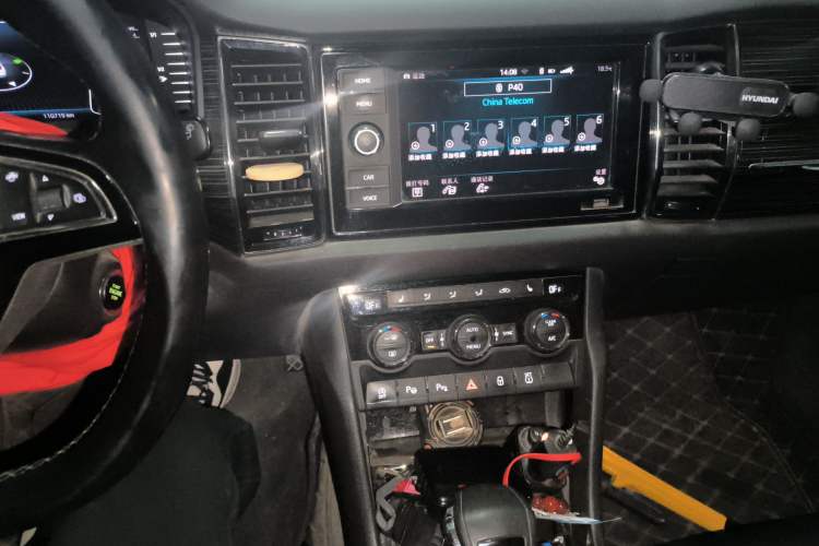 Used Skoda Kodiaq 2019 Facelifted TSI330 7-Seater Two-Wheel-Drive Luxury Enjoyment Edition China VI Standard Audio And AC Panel
