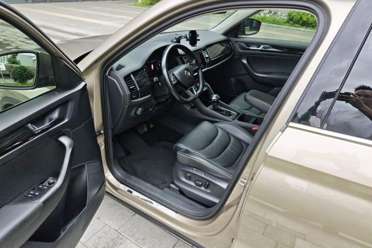Used Skoda Kodiaq 2019 Facelifted TSI330 5-Seater Two-Wheel-Drive Luxury Enjoyment Edition China VI Standard Driver Seat