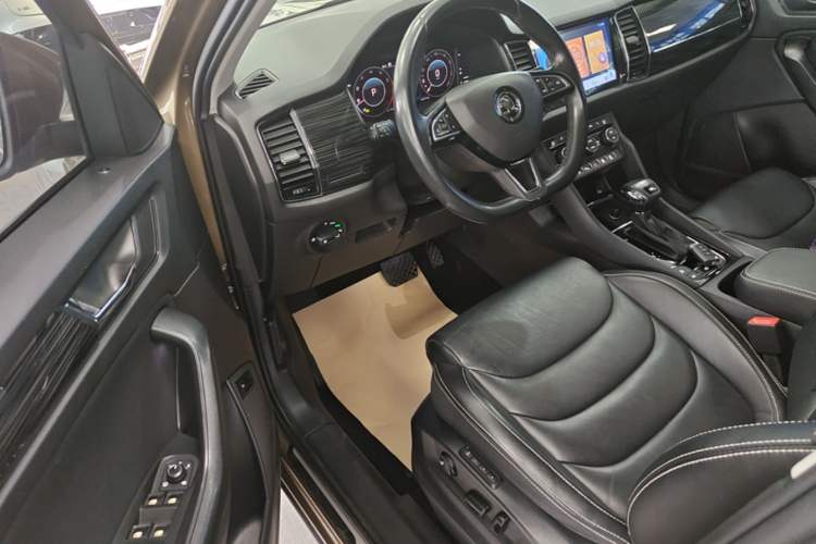 Used Skoda Kodiaq 2019 Facelifted TSI330 7-Seater Two-Wheel-Drive Luxury Enjoyment Edition China VI Standard Driver Seat