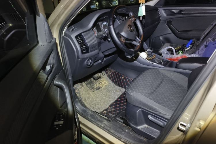 Used Skoda Kodiaq 2019 Restyled TSI330 5-Seater Two-Wheel Drive Standard Version China VI Driver Seat
