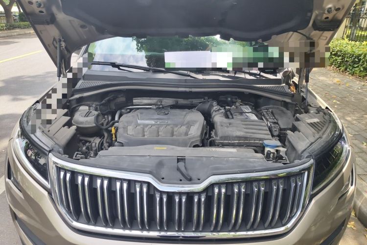 Used Skoda Kodiaq 2019 Facelifted TSI330 7-Seater Two-Wheel-Drive Luxury Enjoyment Edition China VI Standard Engine Bay