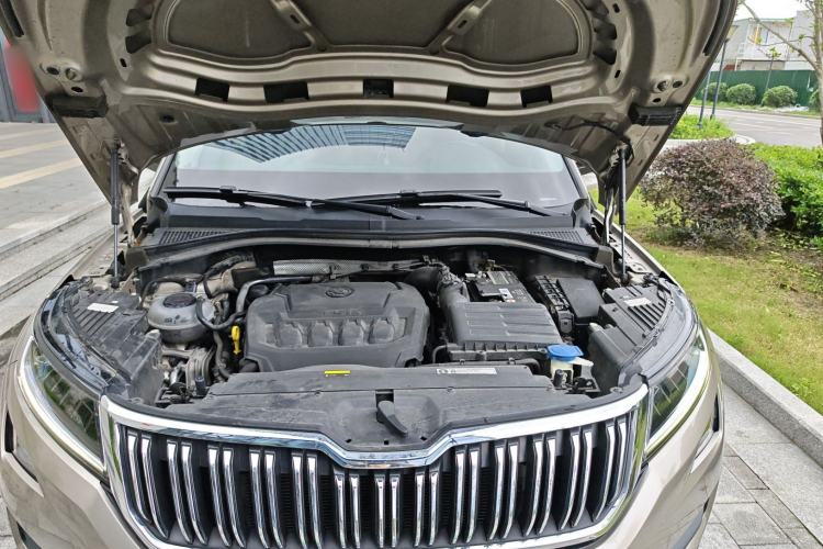 Used Skoda Kodiaq 2019 Facelifted TSI330 5-Seater Two-Wheel-Drive Luxury Enjoyment Edition China VI Standard Engine Bay