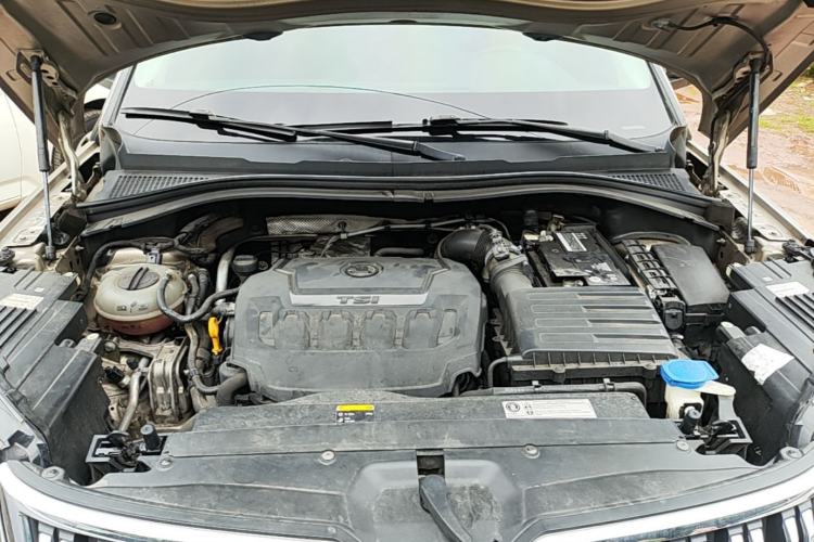 Used Skoda Kodiaq 2019 Facelifted TSI330 7-Seater Two-Wheel-Drive Luxury Enjoyment Edition China VI Standard Engine Bay