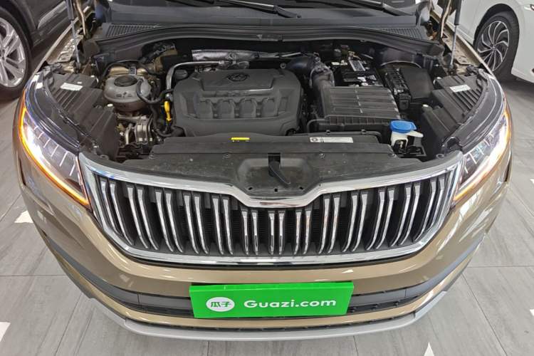 Used Skoda Kodiaq 2019 Facelifted TSI330 7-Seater Two-Wheel-Drive Luxury Enjoyment Edition China VI Standard Engine Bay