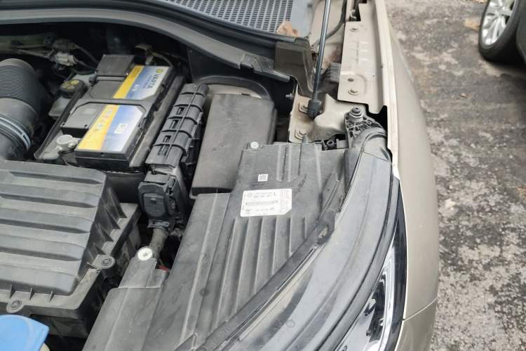 Used Skoda Kodiaq 2019 TSI380 7-Seater Four-Wheel-Drive Flagship Model China V Standard Engine Bay Left
