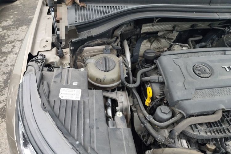 Used Skoda Kodiaq 2019 TSI380 7-Seater Four-Wheel-Drive Flagship Model China V Standard Engine Bay Right