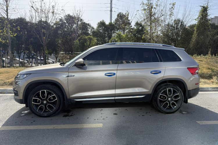 Used Skoda Kodiaq 2019 Facelifted TSI330 7-Seater Two-Wheel-Drive Luxury Enjoyment Edition China VI Standard Exterior 1