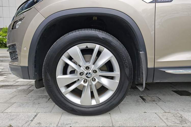 Used Skoda Kodiaq 2019 Facelifted TSI330 5-Seater Two-Wheel-Drive Luxury Enjoyment Edition China VI Standard Exterior 2
