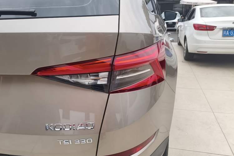 Used Skoda Kodiaq 2019 Facelifted TSI330 7-Seater Two-Wheel-Drive Luxury Enjoyment Edition China VI Standard Exterior 3