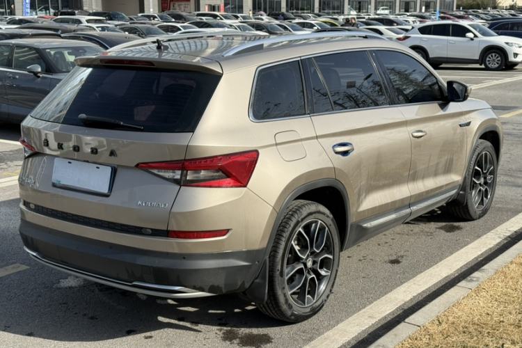 Used Skoda Kodiaq 2019 Facelifted TSI330 7-Seater Two-Wheel-Drive Luxury Enjoyment Edition China VI Standard Exterior 3