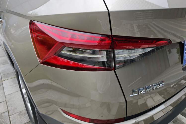 Used Skoda Kodiaq 2019 Facelifted TSI330 5-Seater Two-Wheel-Drive Luxury Enjoyment Edition China VI Standard Exterior 5
